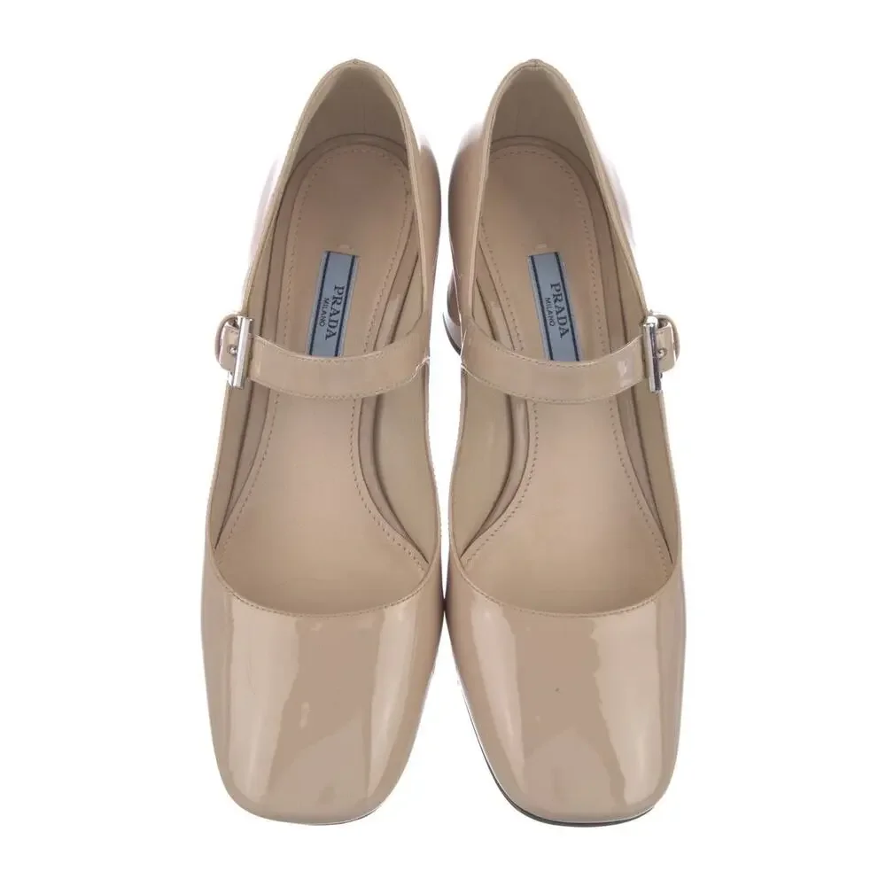 ❤️Prada Patent Leather Mary Jane Pumps❤️ - Picture 3 of 5